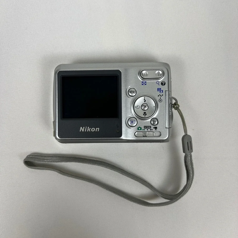 Nikon Coolpix L3 Digital Camera Silver 5.1MP 3x Zoom Excellent Y2K Retro P&S